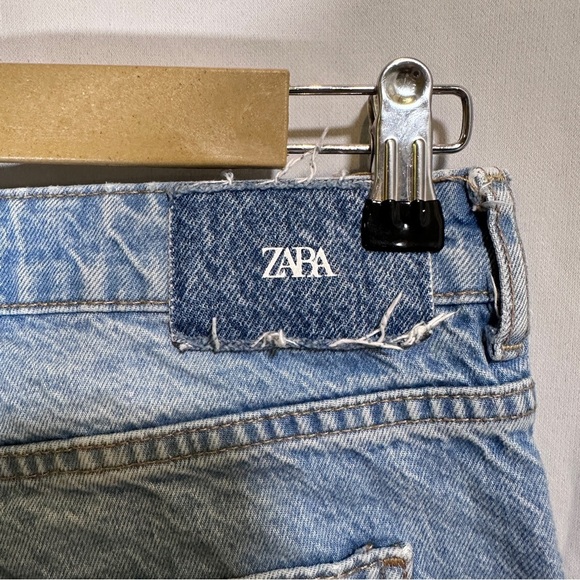 Zara Classic Blue Denim Jeans - Picture 3 of 9